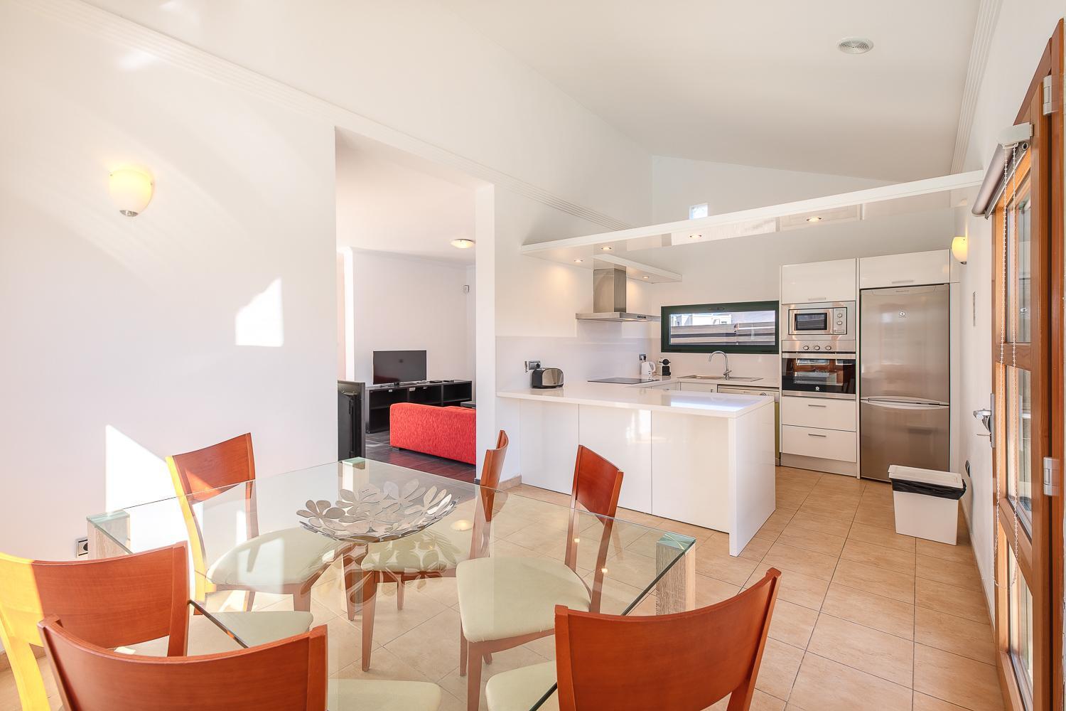 Camelot Holiday Homes By Livvo Playa Blanca  Bagian luar foto